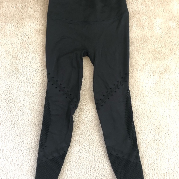 Victoria’s Secret sport leggings - Picture 2 of 2